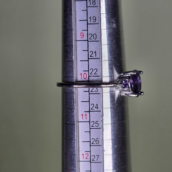 Simulated Oval Cut Amethyst Ring With Accent Stones‎ Size 10 (NWOT) - Picture 6 of 6